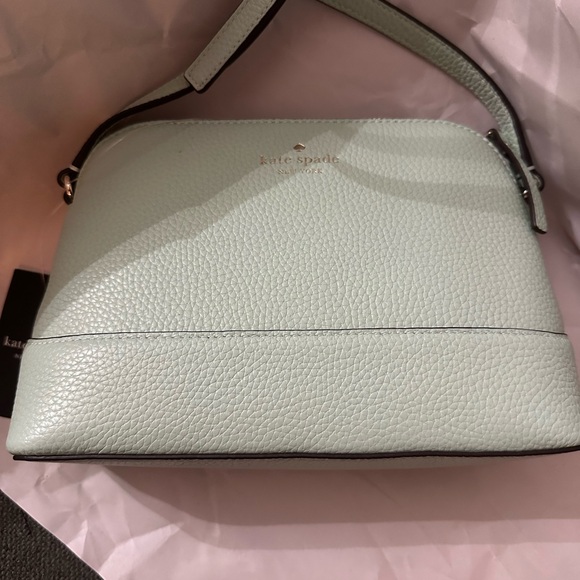 NWT Kate Spade Hanna crossbody
Has adjustable strap
Pebbled leather
mint green - Picture 5 of 7